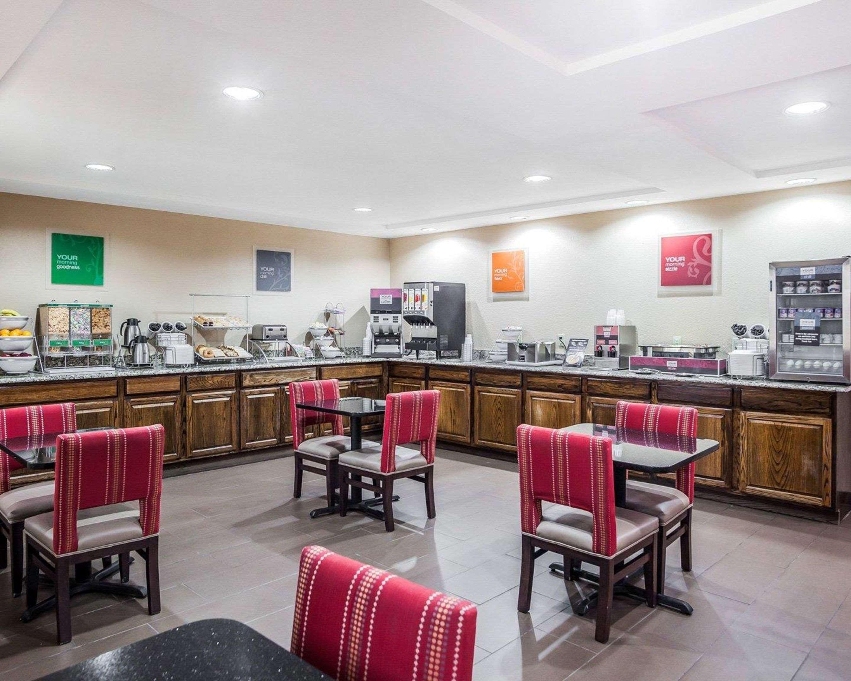 Comfort Inn & Suites Moberly Экстерьер фото